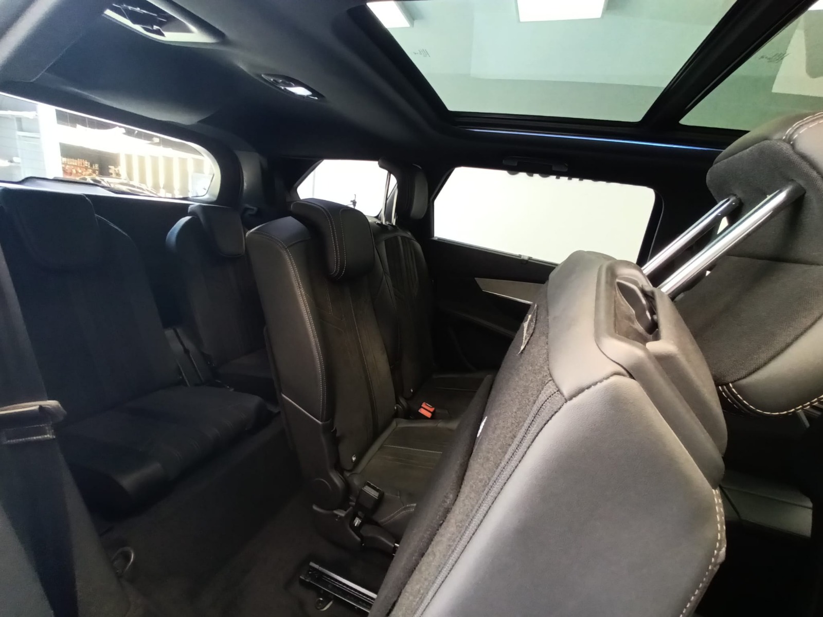 PEUGEOT 5008 2
